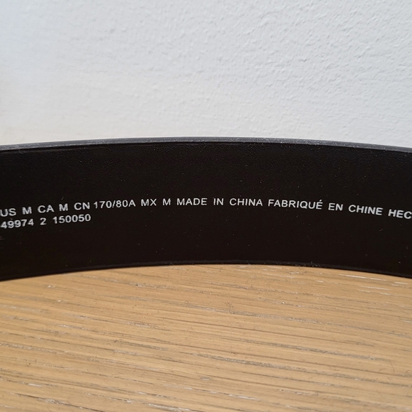 H&M NWOT Black Belt with Gold Hardware Size M - Picture 7 of 8